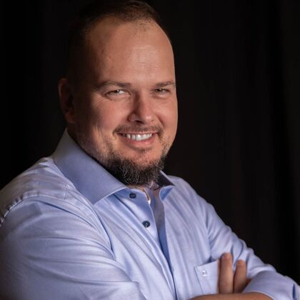 Jürgen Rüger, Geschäftsführer | Rüger Aufzugbau – Kundenstimme EquiptR®